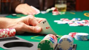 Một số hành động cược trong Poker Choáng Club